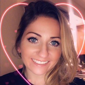 Meet your Posher, Corie